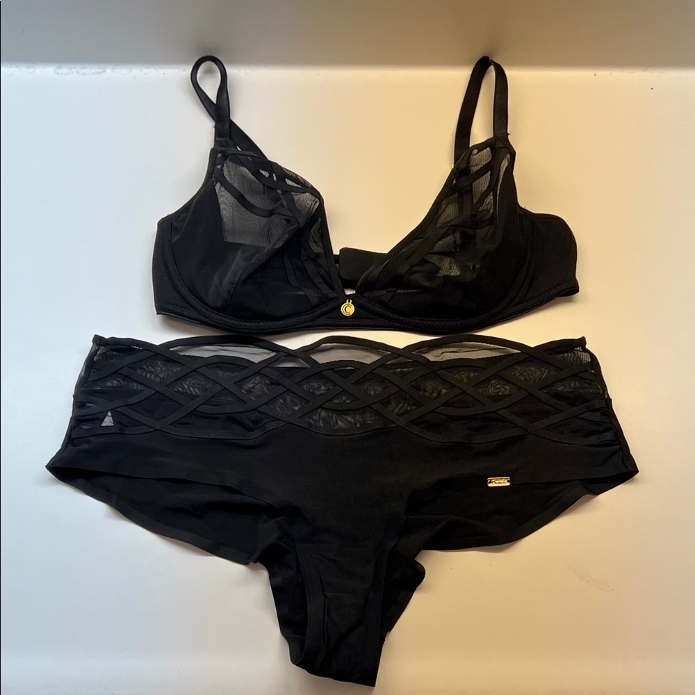 Chantelle Elegant Black Lattice Bra Set